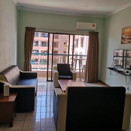 Marina Court Kk City Homestay Кота-Кинабалу Экстерьер фото