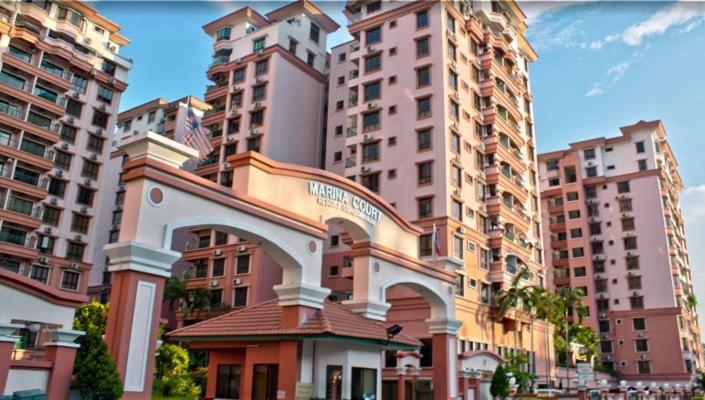 Marina Court Kk City Homestay Кота-Кинабалу Экстерьер фото